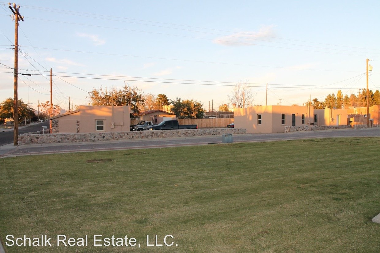Primary Photo - 425 Pinon St