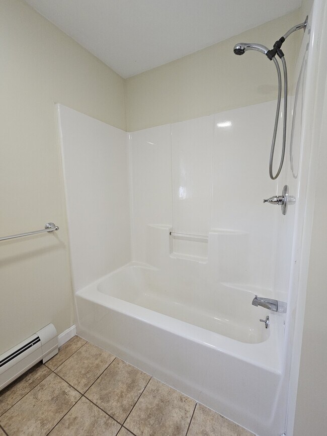 80 Main St Unit 303, Ossipee, NH 03814 Condo for Rent in Ossipee, NH