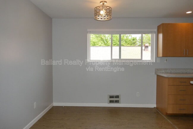 Building Photo - 1476 NW 70th St