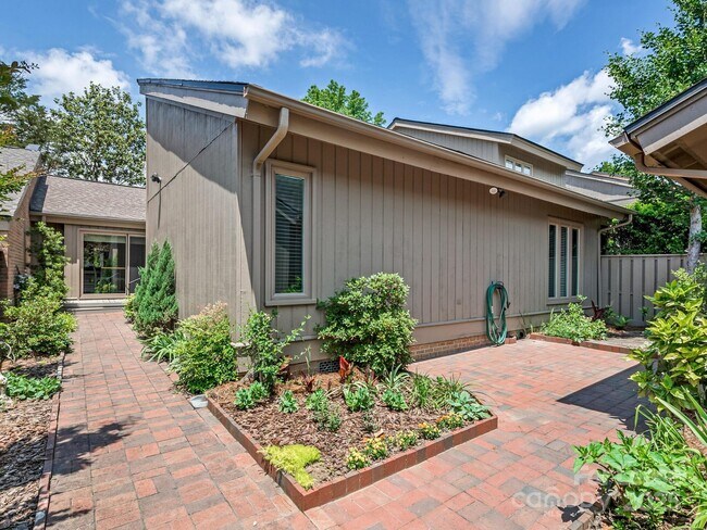 Foto del edificio - 5110 Dunes Ct
