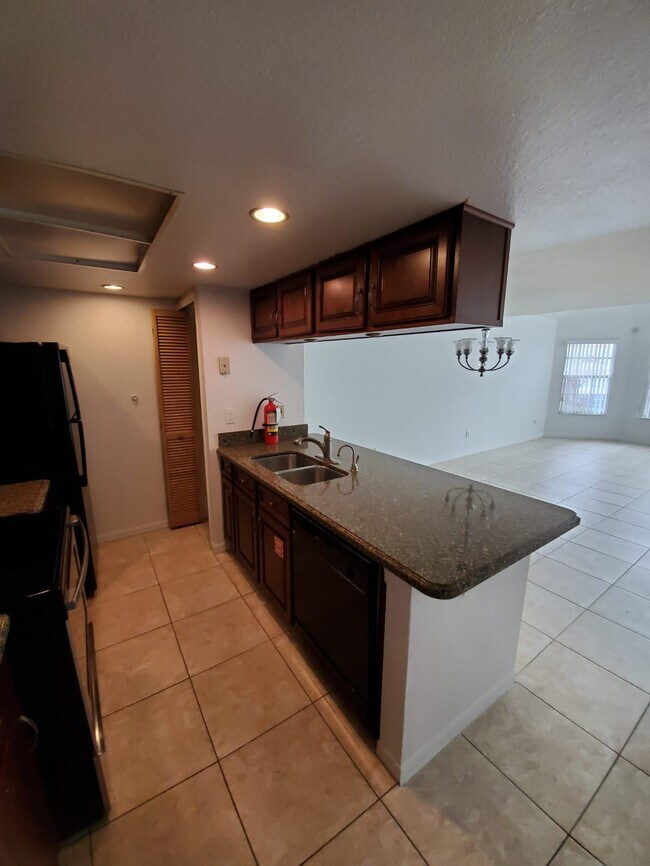 2048 Royal Bay Blvd, Kissimmee, FL 34746 Townhome Rentals in
