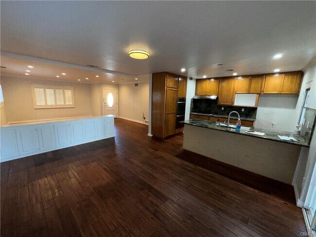 Foto del edificio - 23018 Hartland St