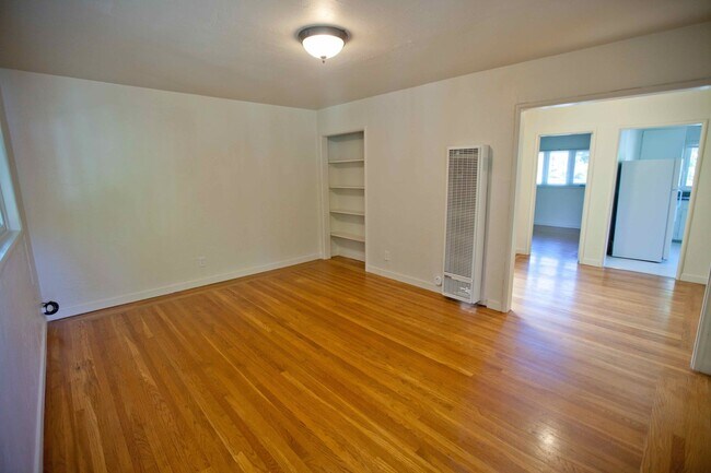 Building Photo - M2416