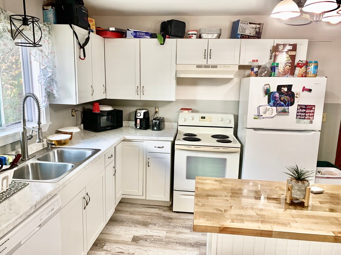 Foto principal - 409 Worcester St