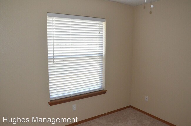 Building Photo - 3 br, 2 bath House - 921 Kenwood Dr