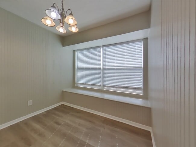 Building Photo - 2602 Carson Dr