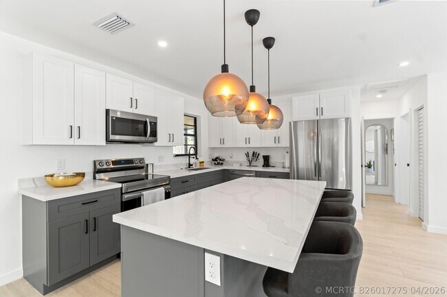 Foto del edificio - 235 NE 20th St