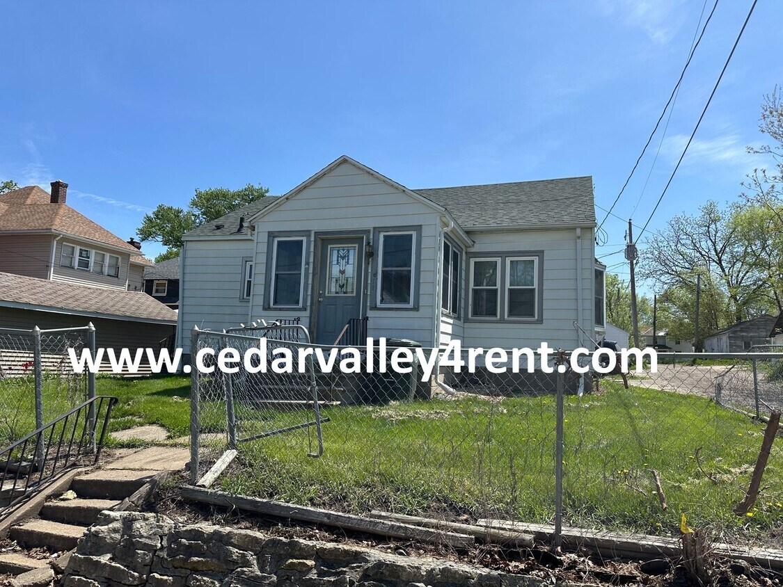 Primary Photo - Updated 2 Bedroom, 1 Bath House- 611 W. 8th