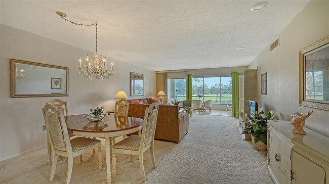 Building Photo - 7405 W Country Club Dr N