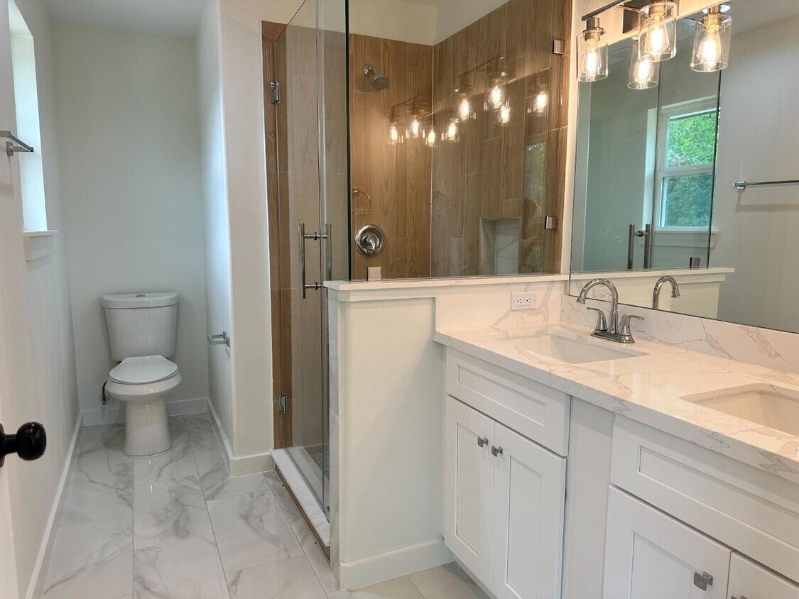 Foto principal - 8404 Tate St