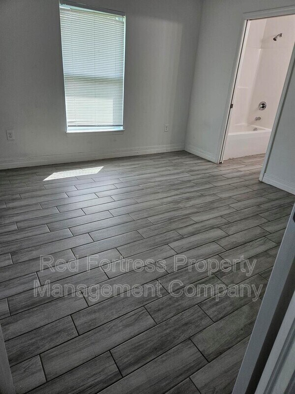 Foto del edificio - 167 Meadow Rd