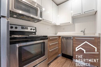 Building Photo - 925 W Carmen Ave