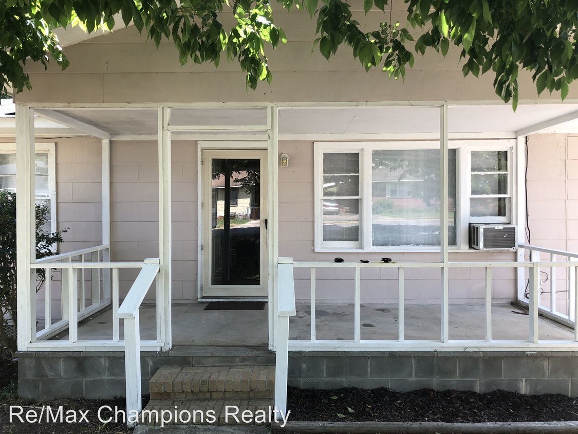 Primary Photo - 2 br, 1 bath House - 2604 4th Ave