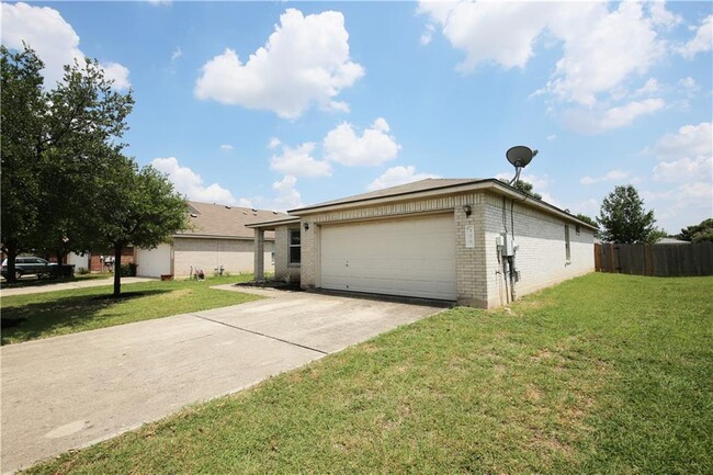 Building Photo - 306 McCarthur Dr