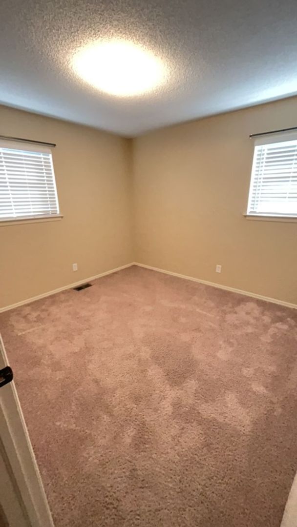 Foto del edificio - 3 bed 2 bath one story home