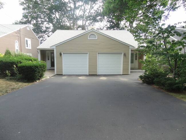 driveway and garage - 128 Arbor Dr