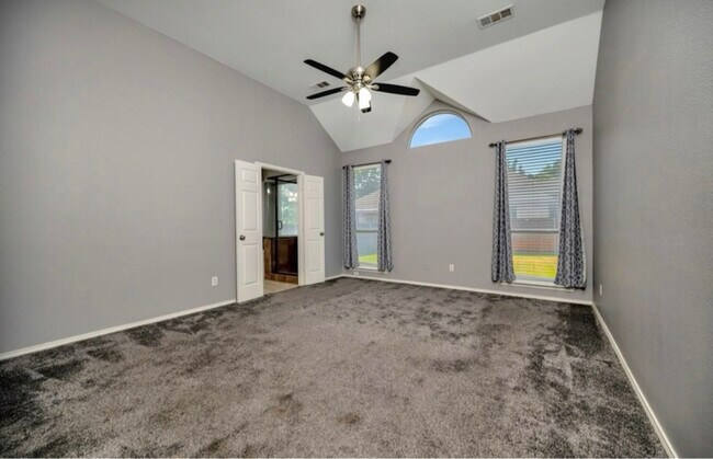 Foto del edificio - 10150 Santa Clara Ave