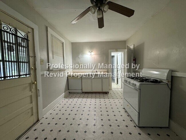 Foto del edificio - 2 Bed 1 Bath in Midtown!
