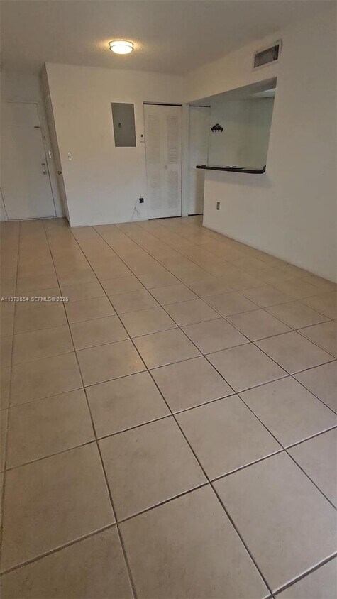 Foto del edificio - 9735 Fontainebleau Blvd