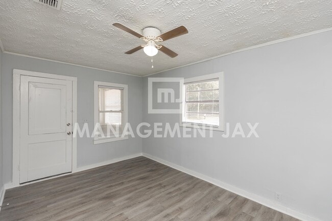 Building Photo - 1336 Golfair Blvd
