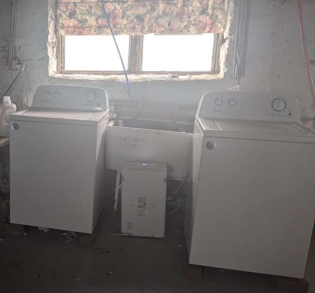 Washer/Dryer - 69 Hughes Ave