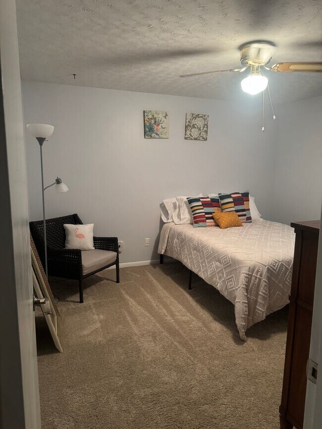 Foto del edificio - Knoxville 37923 - Fully furnished 1 bedroo...