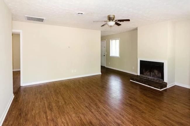 Building Photo - 131 Langford Ct