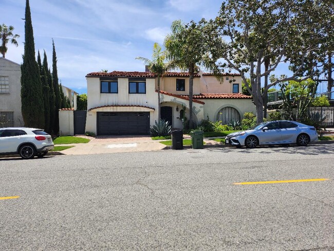 Hidden LA Secret - 3852 Mount Vernon Dr