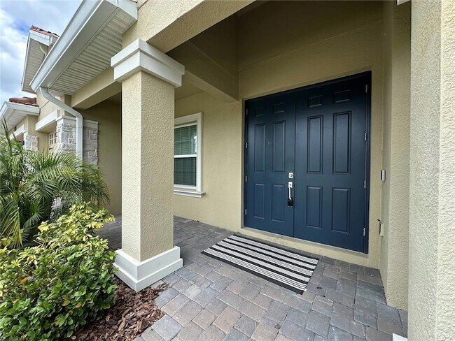 Building Photo - 8855 Fallen Oak Dr