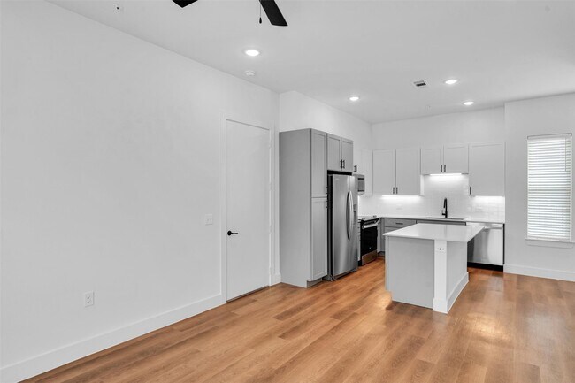 Building Photo - 1513A Forward Dr