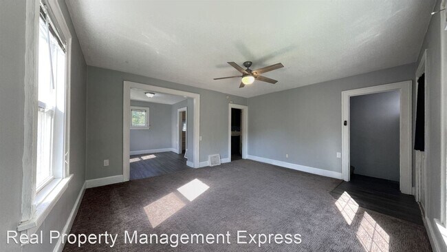 Foto del edificio - 2 br, 1 bath House - 812 W Madison St