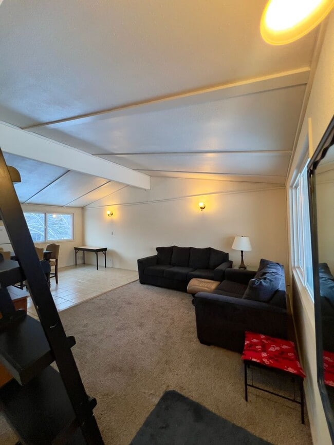 Foto del edificio - 601 Fairbanks St