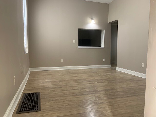 Building Photo - 408 Kenton St