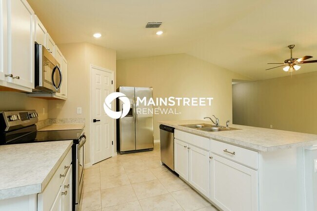 Foto del edificio - 4 Bedroom Pet-Friendly Home in Cape Coral, FL with Main Street Renewal
