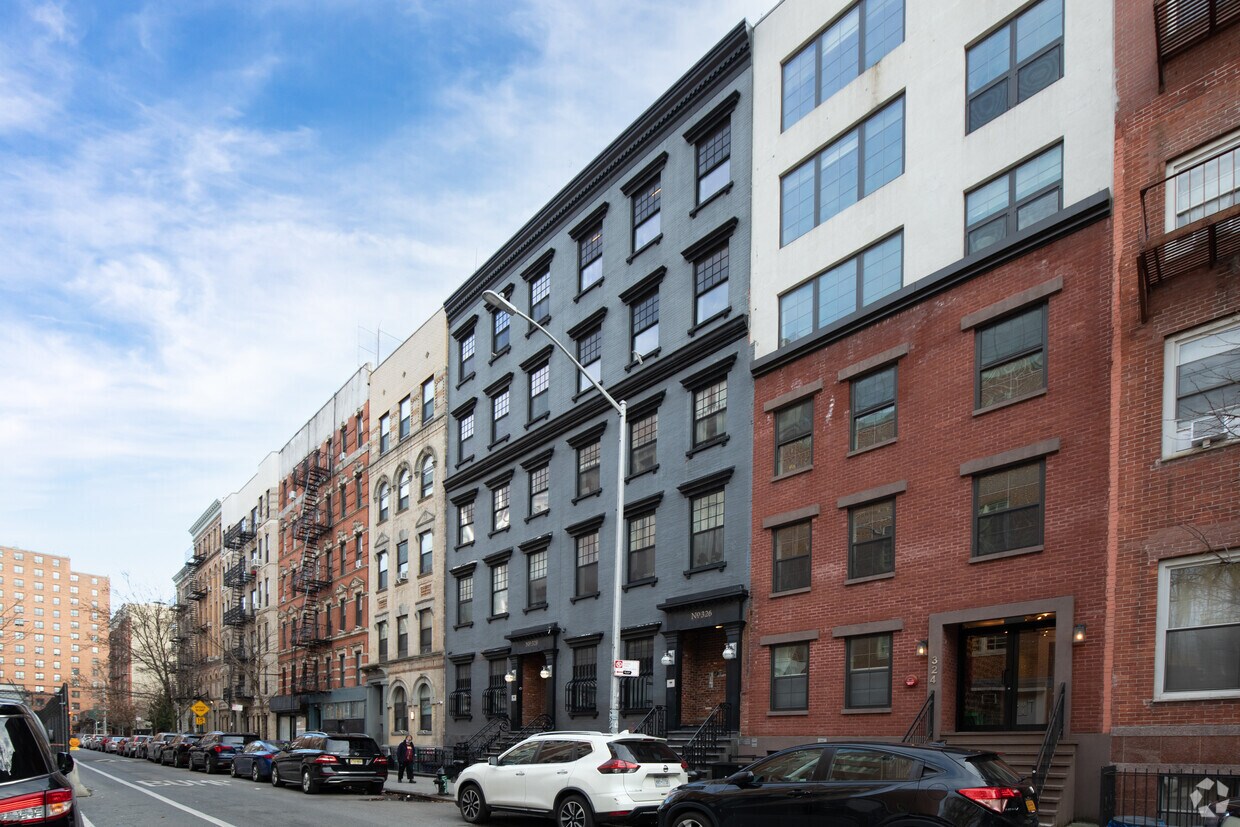 Primary Photo - 324 E 4th St