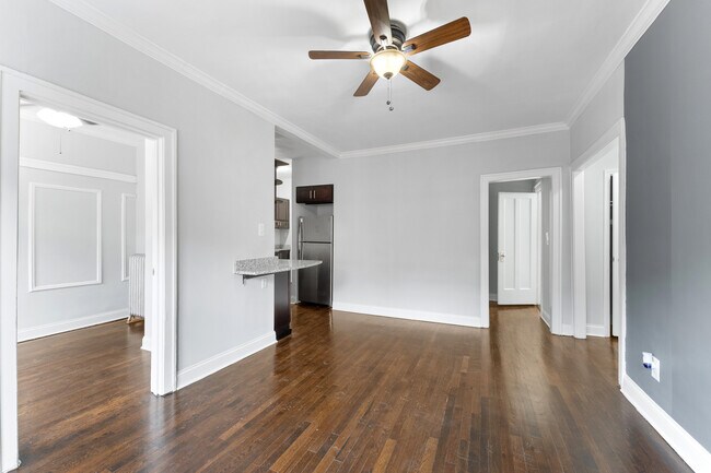 Foto del edificio - 6112 N Winthrop Ave