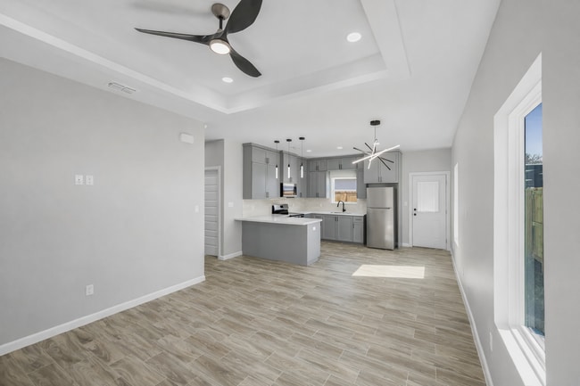 Foto del edificio - 2409 Indian Creek Ave