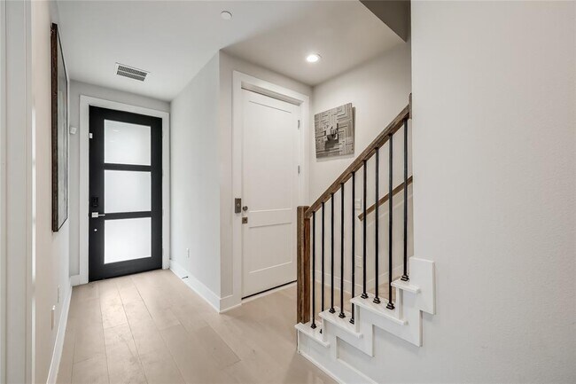 Building Photo - 4109 McKinley Fields Dr