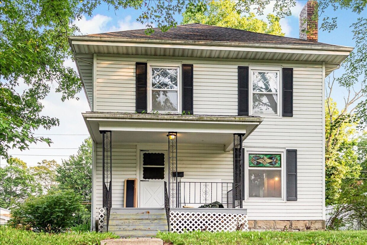 Primary Photo - 3 Bedroom 1 and a half Bath House