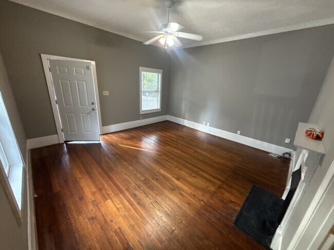 Foto del edificio - 1003 Curran St NW