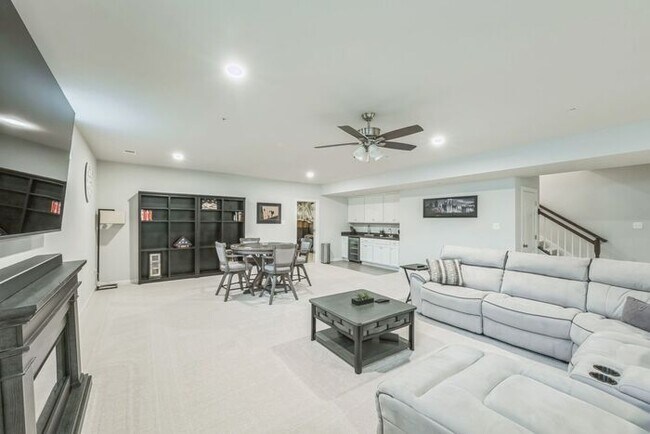 Foto del edificio - 5808 Savannah Dr