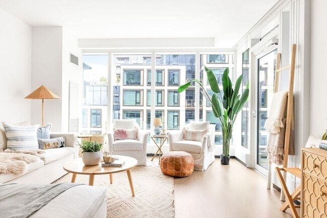 Building Photo - 150 Seaport Blvd