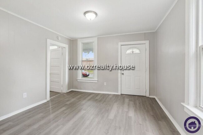 Foto del edificio - 336 Colburn St