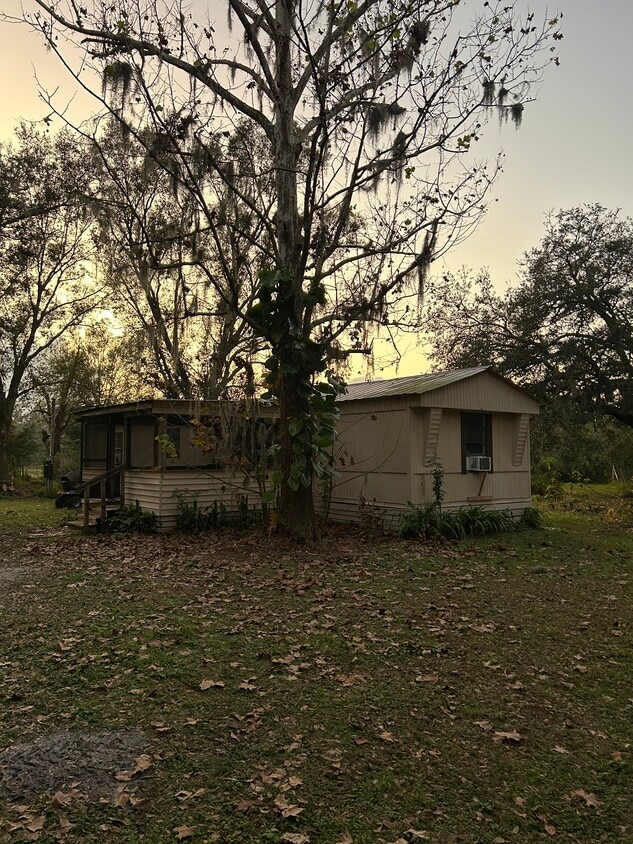 Primary Photo - 613 Honeyfarm Ln