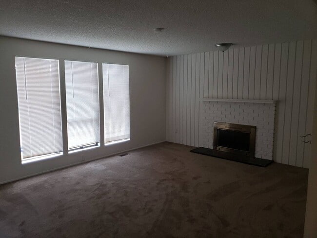 Building Photo - Xenia Street (2416)