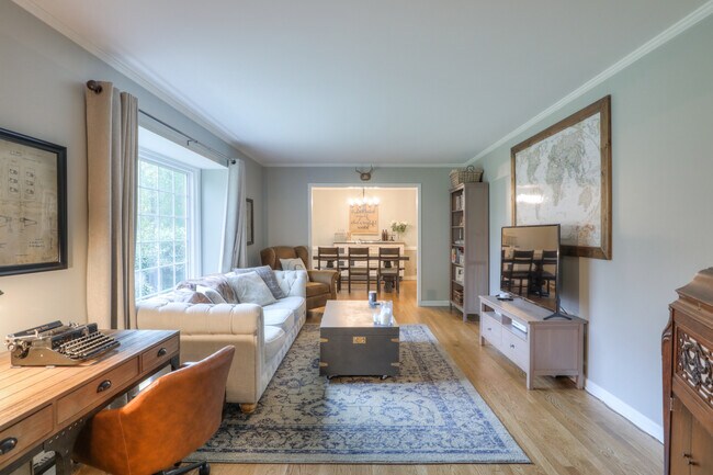 Foto del edificio - 5326 Overton Rd