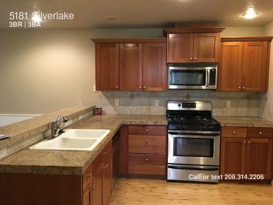 Foto principal - 5181 W Silverlake Ln