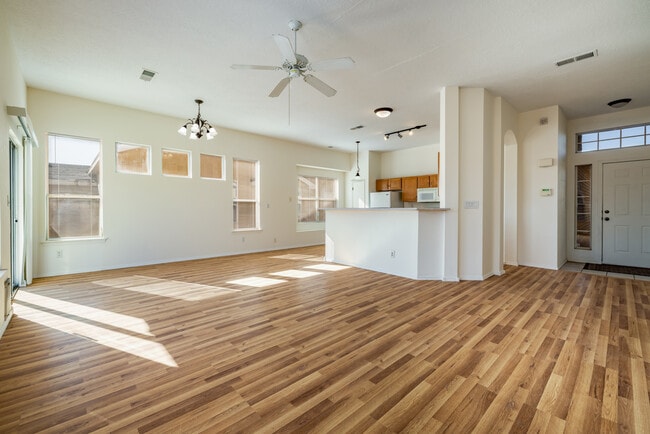 Foto del edificio - 7315 Winslow Pl NW