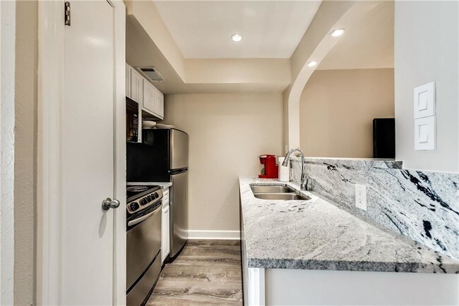 Building Photo - 4525 Gilbert Ave