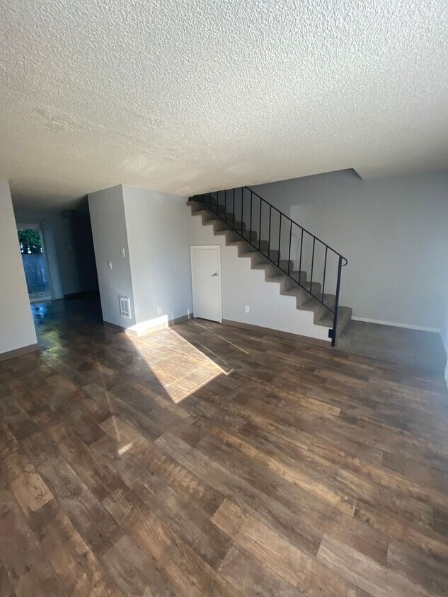 Primary Photo - Rhoda Anne Apartments